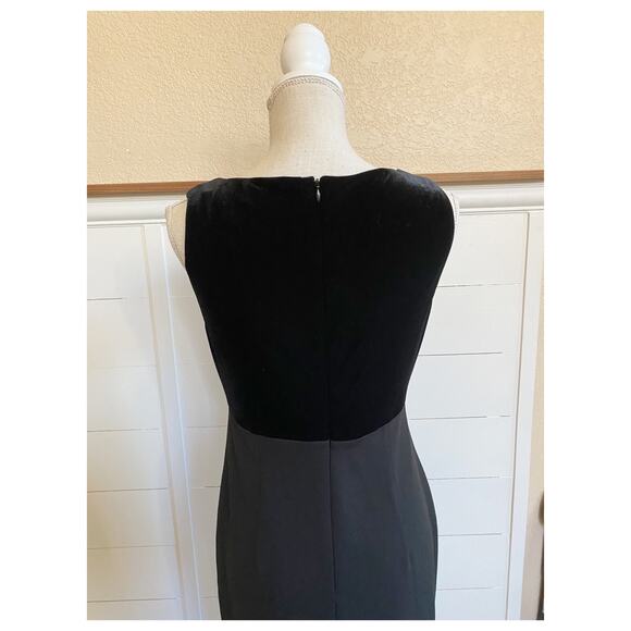 Calvin Klein VELVET Scuba‎ Midi Dress Black Plunge V-Neck Sheath Sleeveless 6 - Picture 10 of 14